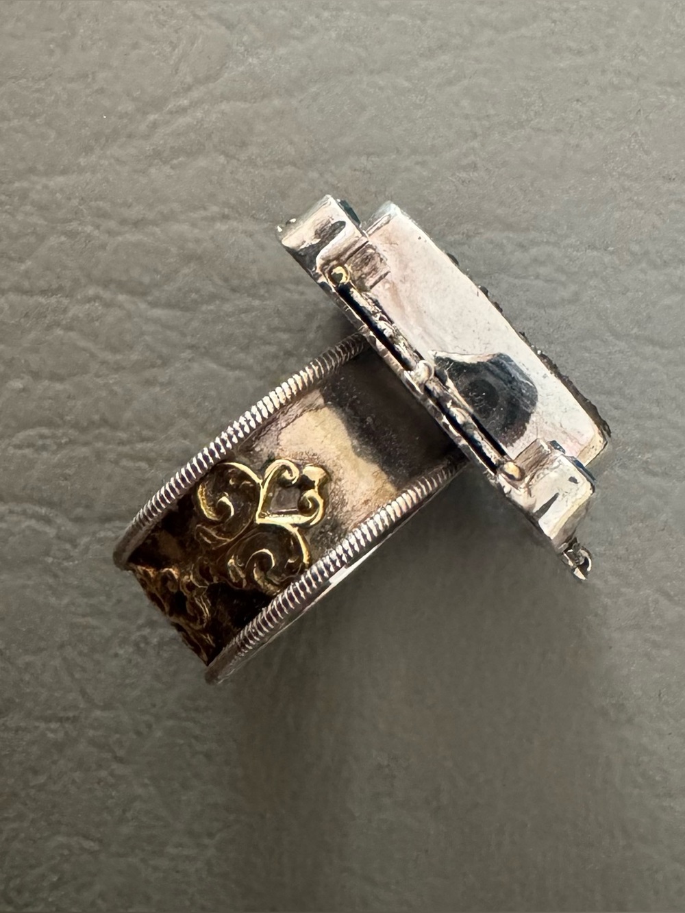 Mars & Valentine statement ring - Picture 2 of 13